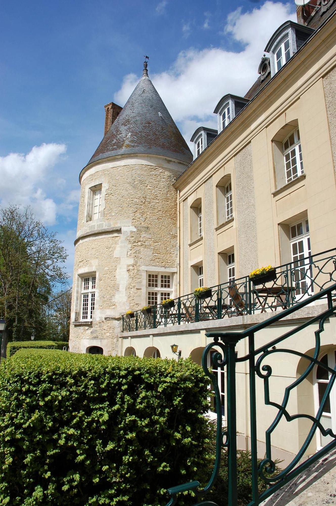 Chateau De Berticheres Chaumont-en-Vexin Exterior photo